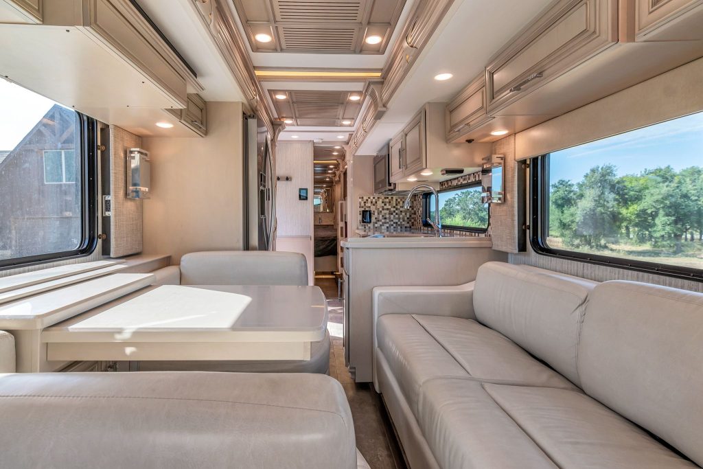 rw2408221-1021
